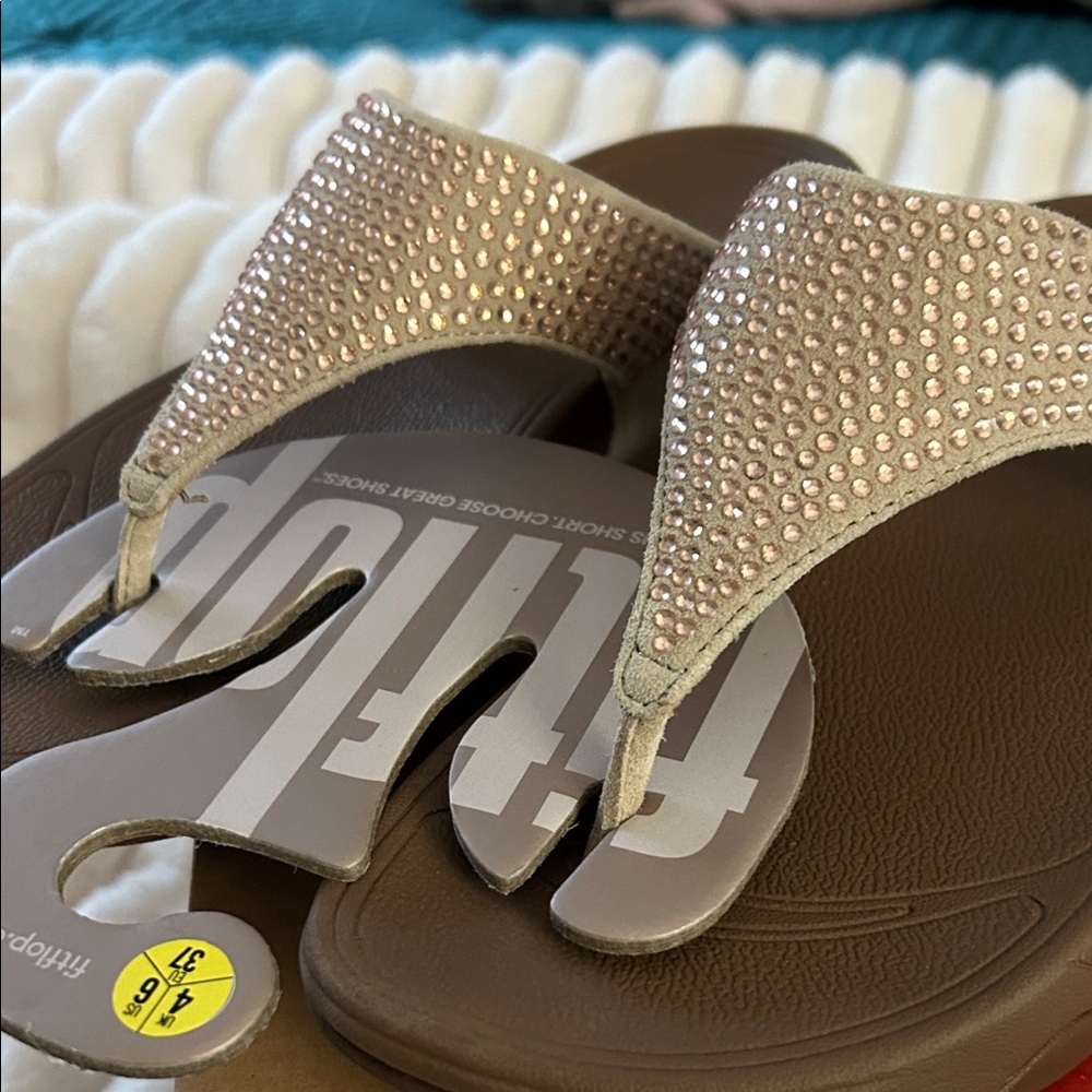 FitFlop Rokkit Nude Women's Beige Crystal Sandals size 6 NWT